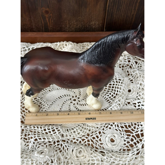 Breyer #5445 ALBA Dark Bay Sabino Clydesdale Mare - TSC 80th Anniversary (2018) - Picture 10 of 10